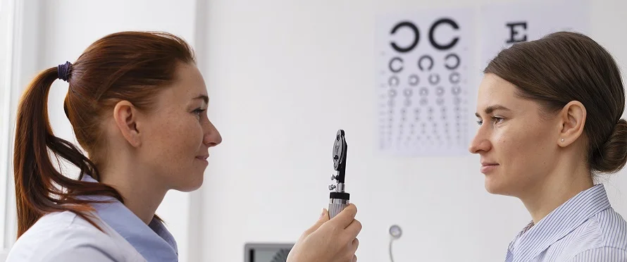 Клинический случай: острота зрения в своих очках 10%