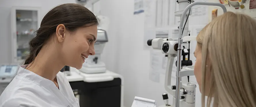 Лечится ли косоглазие у взрослых без операции?